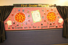 First Grade Pizzeria! - Fun Pizza Themed Bulletin Board Idea